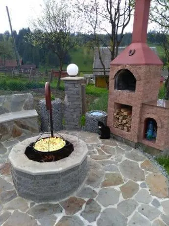 мелодія карпат Appartamento Lazeshchyna